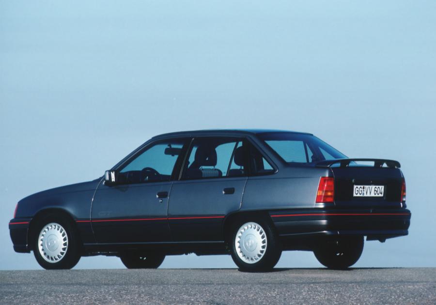  Opel Kadett GT Sedan (E) 1989 года  (фото 4 из 4)